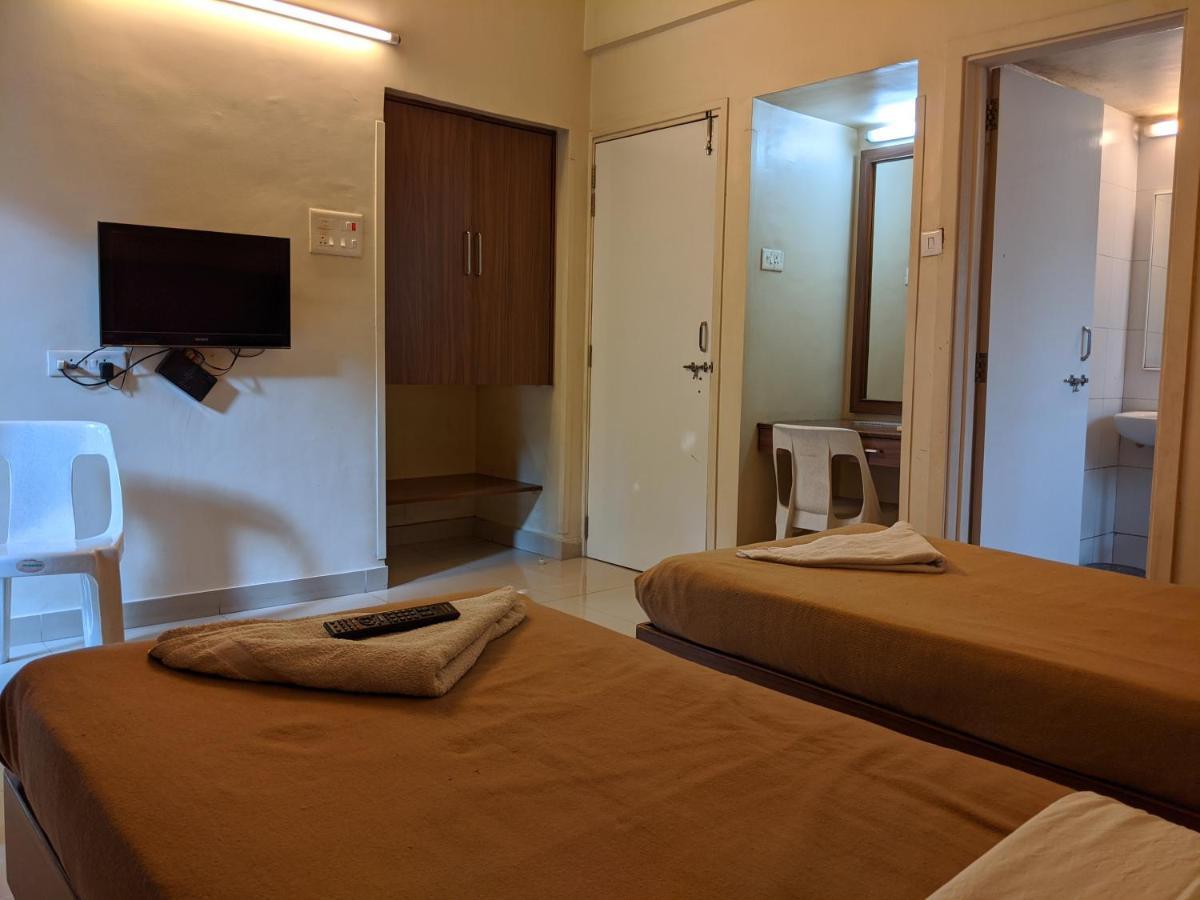 פונה Suryavilla Hotel מראה חיצוני תמונה